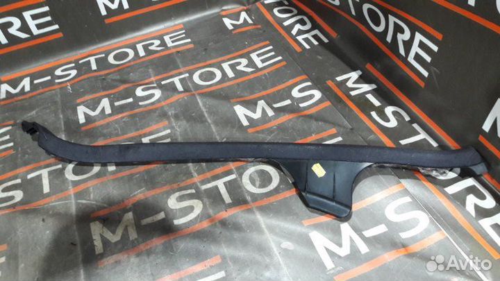 Накладка стойки кузова задняя правая Mercedes-Benz