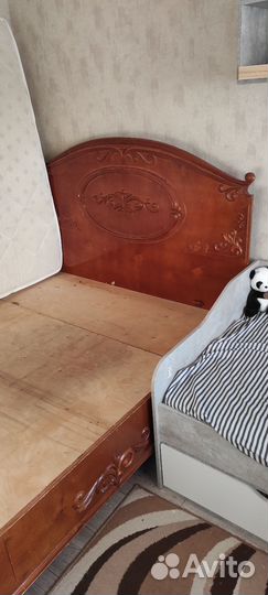 Кровать с матрасом