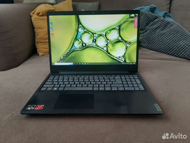 Тонкий безрамочный Lenovo Ryzen3 DDR4 SSD FHD