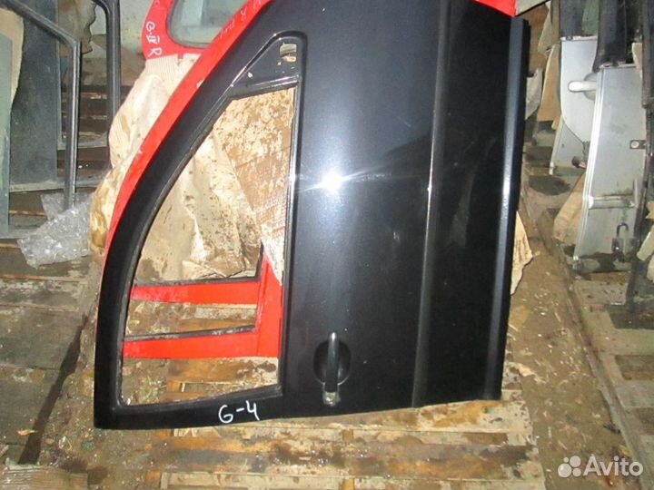 Дверь передняя правая гольф4