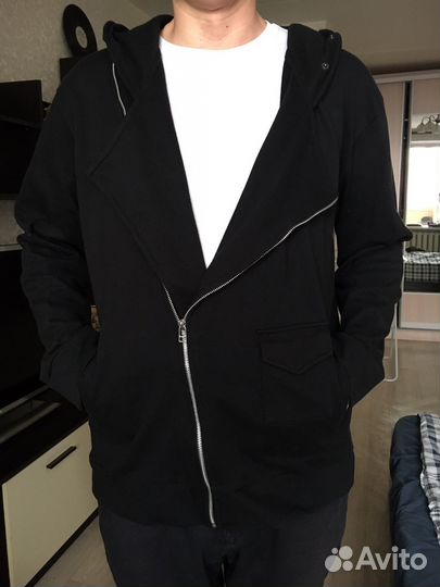 Толстовка на молнии с капюшоном