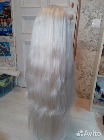 Парик светло серый длинный
