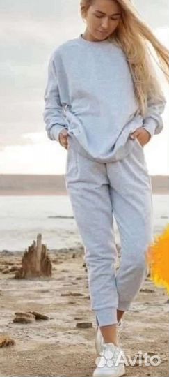 Спортивный костюм женский