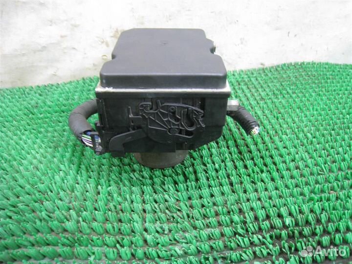 Насос ABS Toyota Avensis T27 2011