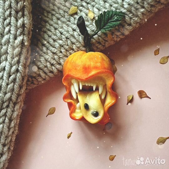 Брошь ручной работы