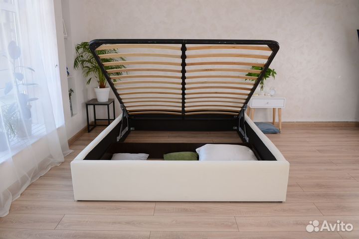 Кровать 160х200 с подъемным механизмом и матрасом