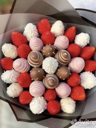 Букеты из клубники в шоколаде ягоды подарок