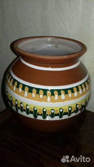 Глиняный кувшин для вина