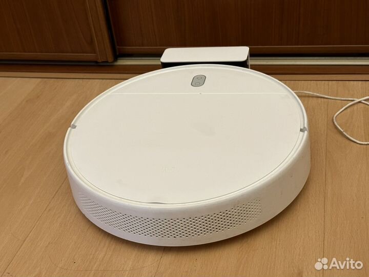 Робот-пылесос Xiaomi Vacuum Mop Essential + щетки