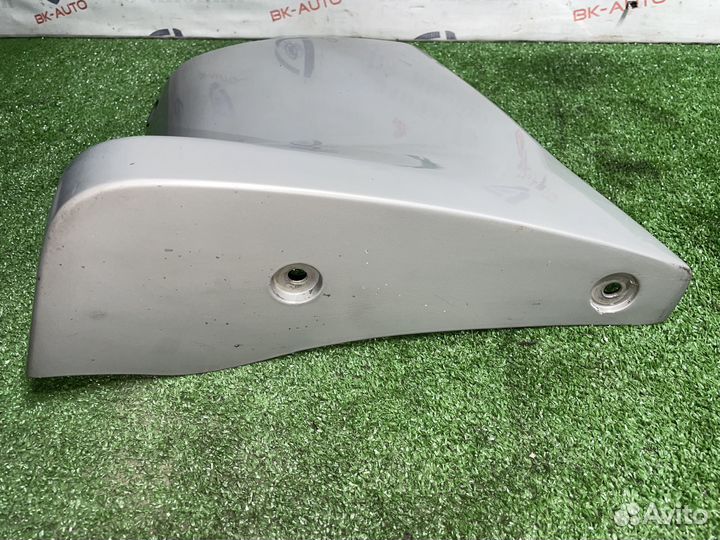 Молдинг заднего правого крыла GMC Yukon GMT800