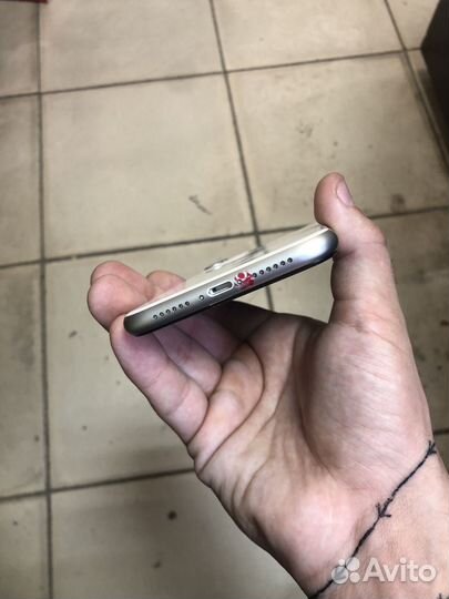 Телефон iPhone 11