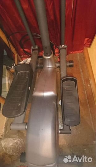 Бесшумный эллиптический тренажер hastings Q300