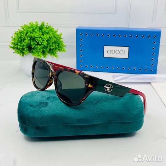 Солнцезащитные очки gucci