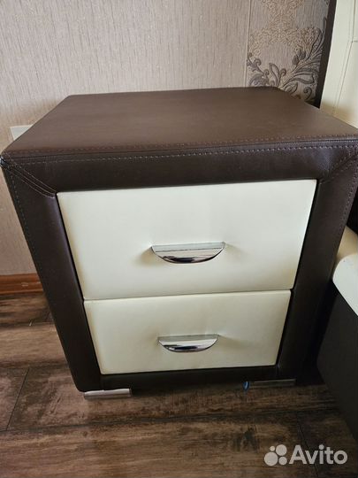 Кровать двухспальная бу 180 200 без матраса