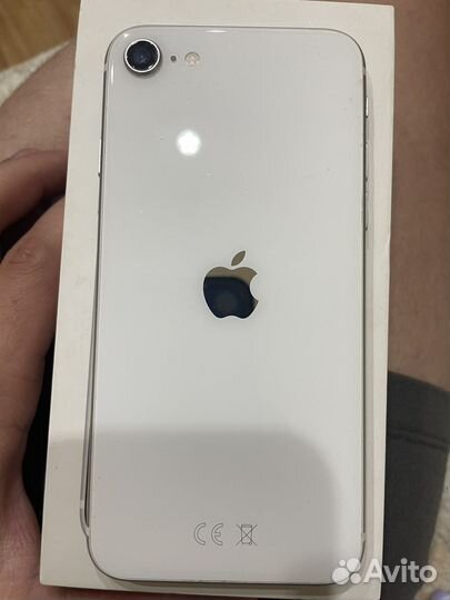Телефон iPhone se 2020