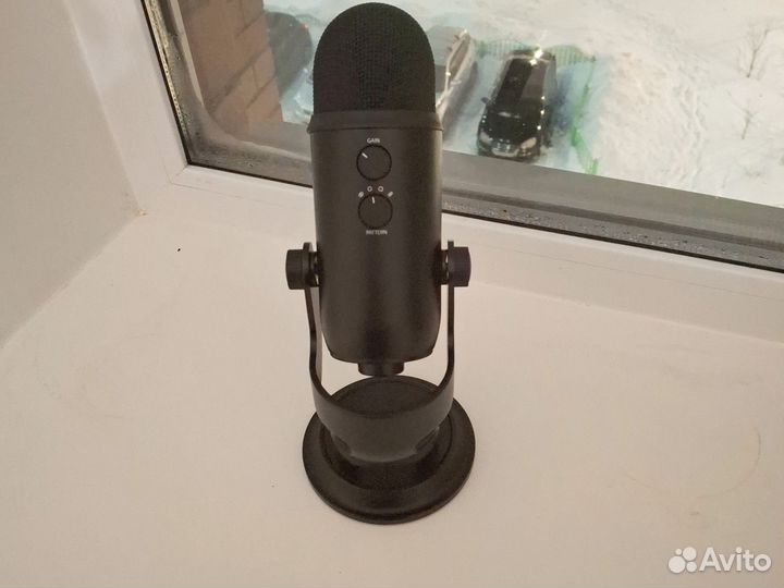 Микрофон Blue Yeti Blackout