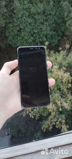 Samsung Galaxy A8 (2018), 4/32 ГБ