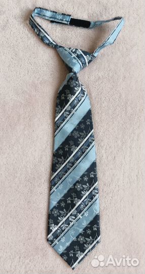 Новый детский (7-10) галстук Marks&Spenser