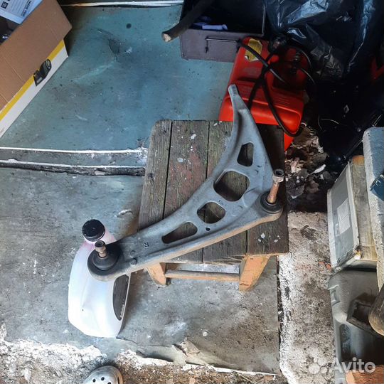 Рачаг правый е46