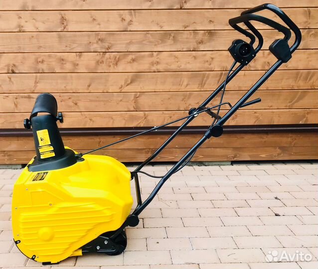 Снегоуборщик Champion STE1650