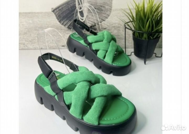 Сандалии женские