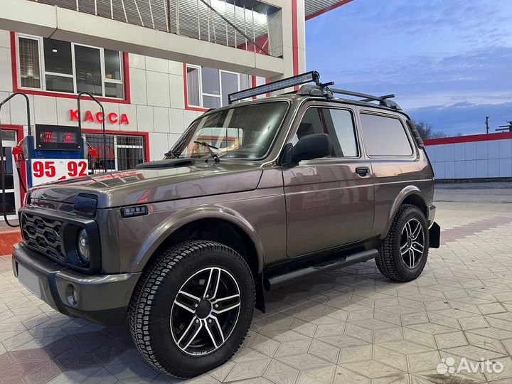 LADA 4x4 (Нива) 1.7 МТ, 2017, 108 000 км
