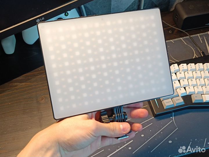 Студийный свет Yongnuo Yn300 Air RGB,Viltrox L116T