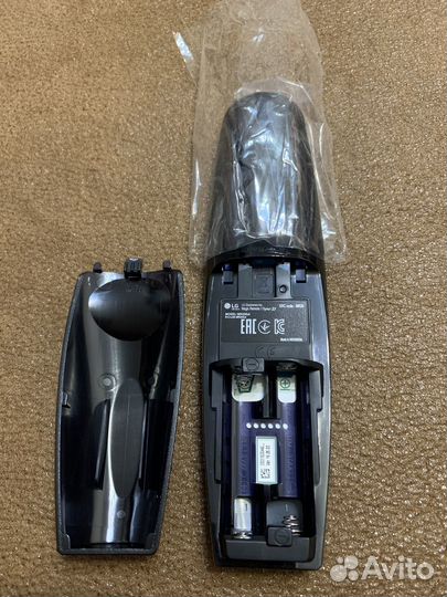 Пульты LG с указкой и голосовым управлением