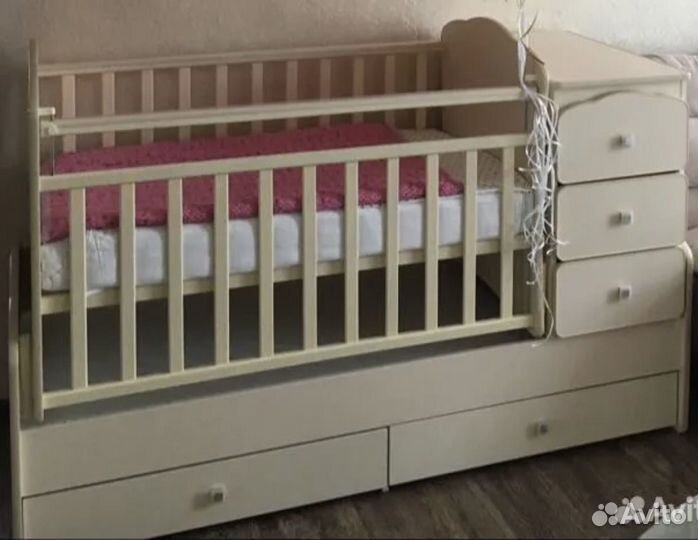 Детская кроватка трансформер с маятником