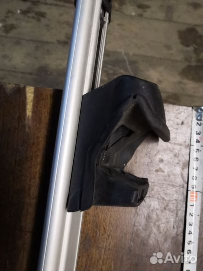 Поперечины thule на рейлинги