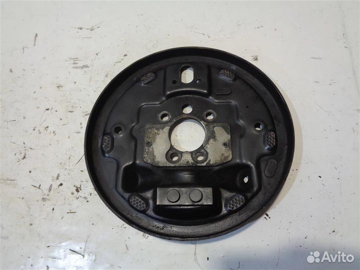 Щит опорный задний правый VW Polo Sedan