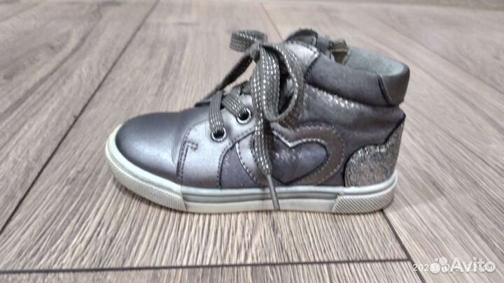 Ботинки для девочки 23