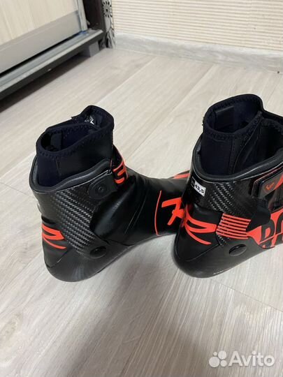 Лыжные ботинки коньковые rossignol