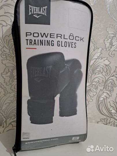 Боксерские перчатки everlast