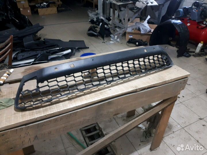 Решетка бампера Lexus NX