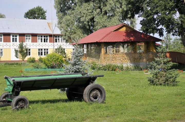 Коттедж 580 м² на участке 3,9 га