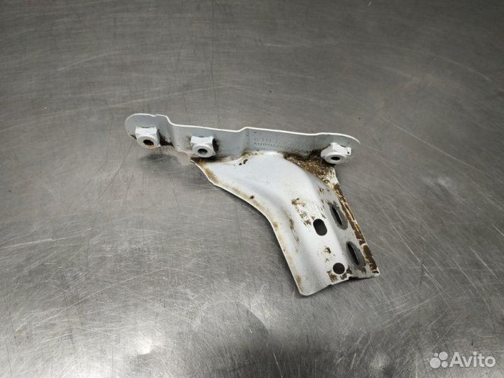 Кронштейн крыла передний левый Volkswagen Polo 602