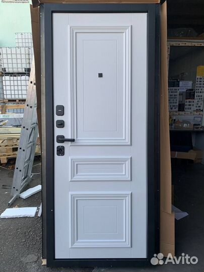 Входная металлическая дверь Аврора с капителью