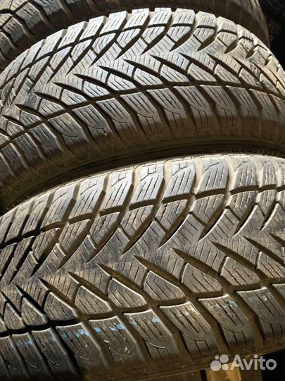 Goodyear Eagle Ultra Grip GW-3 235/60 R16