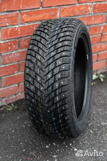 Zmax Winternova Stud II 315/35 R22 111T