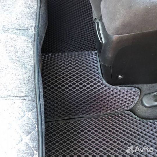 Автоковрики с бортами для Nissan Primera