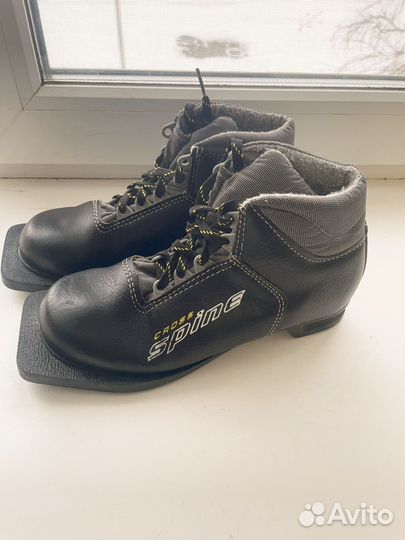 Лыжные ботинки