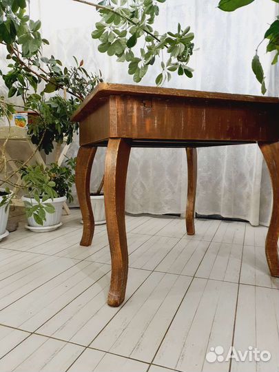 Старинный стол