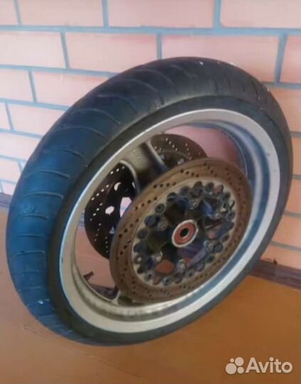 Колесо мотоцикла BMW в сборе