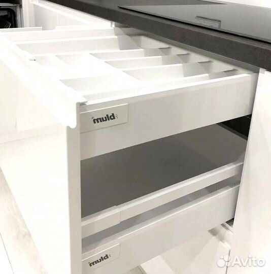 Кухня до потолка