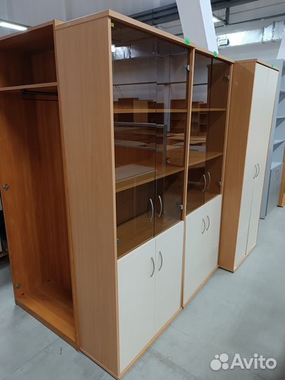 Шкафы под документы со стеклом Б.У