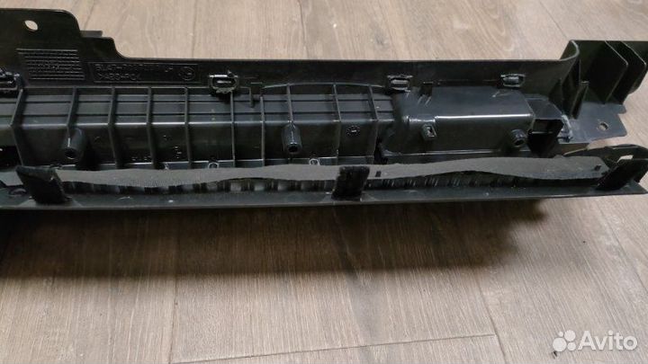 Направляющая шторки багажника левая Bmw X5 E53