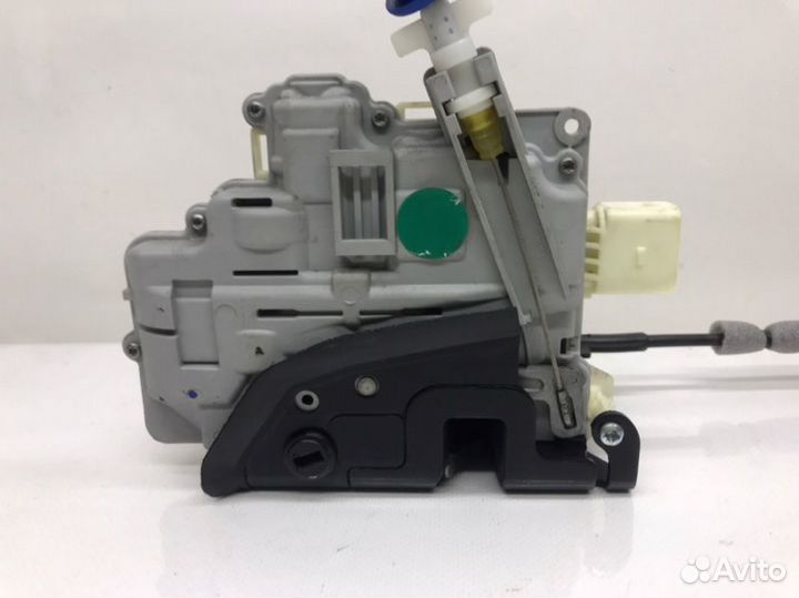 Замок двери задний левый Volkswagen Tiguan 2.0