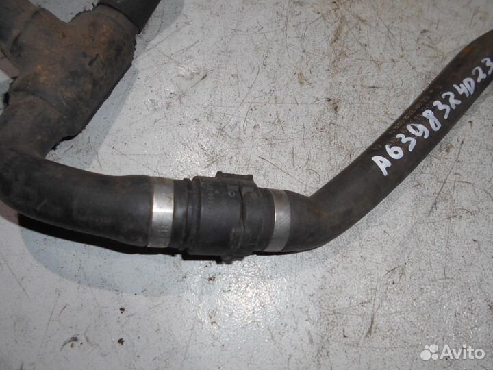 Патрубок системы охлаждения Mercedes Vito 639