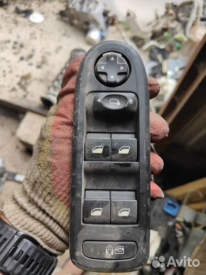 Peugeot 508 блок управления стеклоподъемниками